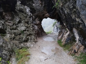 Rock tunnel