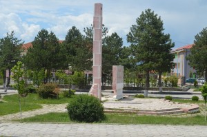 Communist-era monument, Ersekë