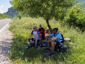 Regroup at Tre Urat border crossing 